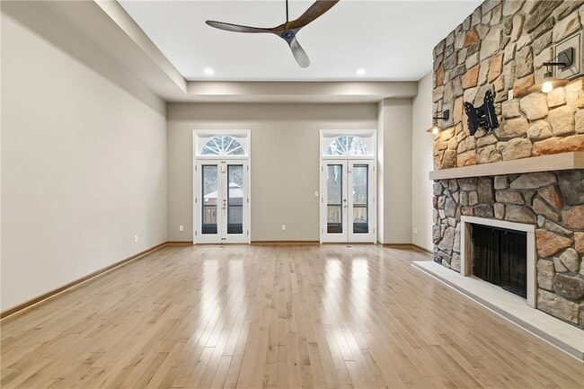 Building Photo - 709 Clyde St