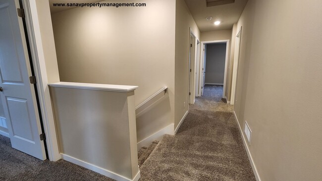 Building Photo - Spacious 4-Bed Single Family-Luxury Living...