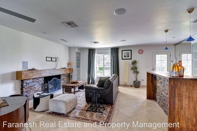 Building Photo - 1 br, 1 bath House - 668 Tam O Shanter