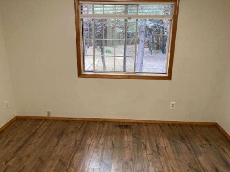 Building Photo - 60637 Devon Cir