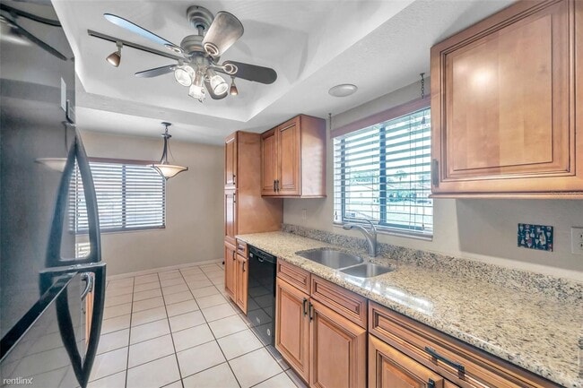 Building Photo - 2 br, 2 bath House - 7360 R Ulmerton Road
