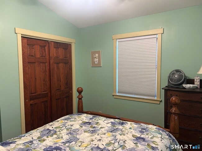 Building Photo - 332 Shore Dr