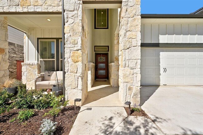 Building Photo - 13004 Bloomington Dr
