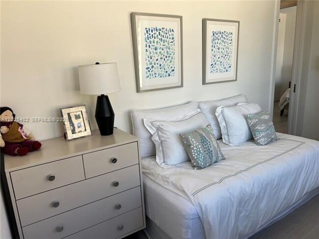 Building Photo - 201 Crandon Blvd