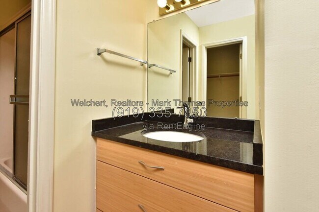 Building Photo - 102 Mallard Ct