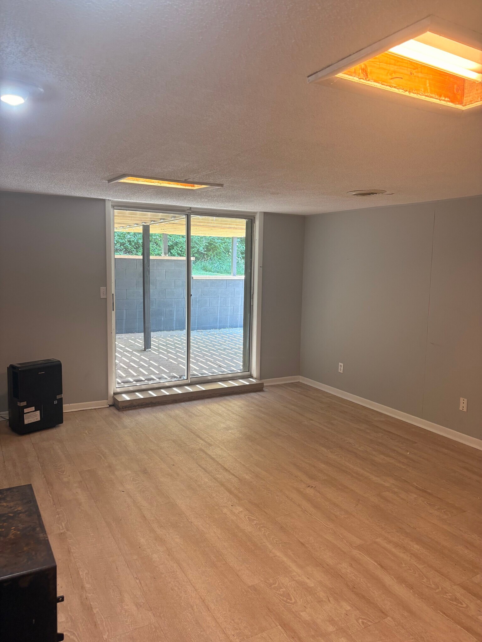 Building Photo - 501 Woodbine Dr