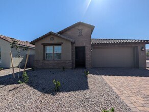 Building Photo - 4 Bedroom 3 Bathroom Parkside Los Cielos Home