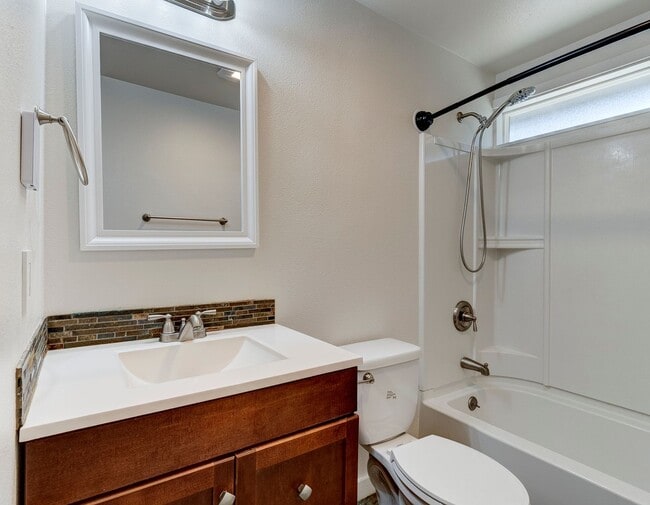 Building Photo - Single Level Pet Friendly Home near Ft. Nu...