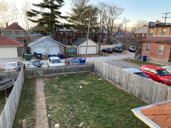 Building Photo - 2409 Glenmawr Ave