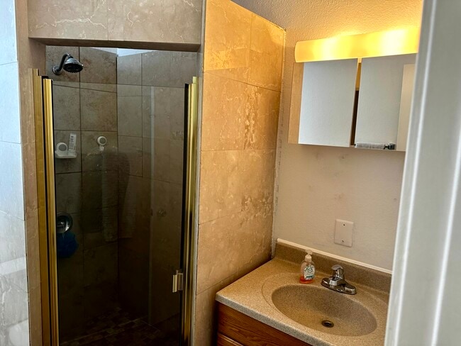 Building Photo - 1354 N Main St