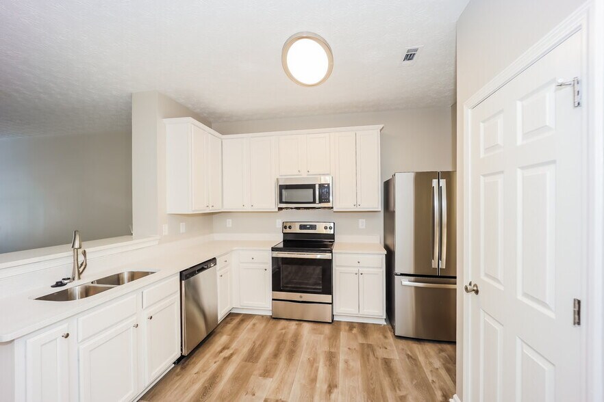 Building Photo - 4115 Stone Trace Dr