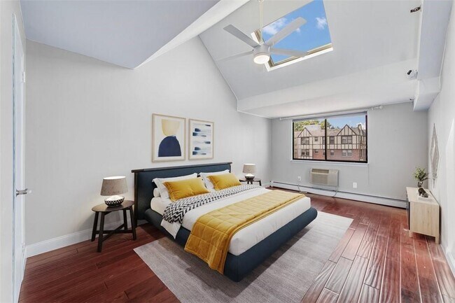 Building Photo - 15 Greenridge Ave