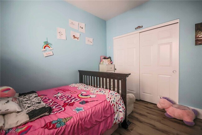 Building Photo - 780 Valley Rise Dr