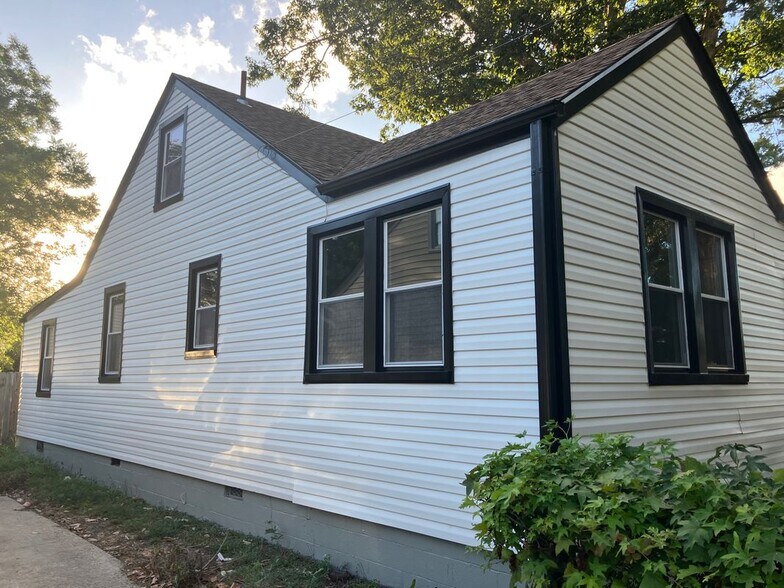 Building Photo - 6345 Edward St
