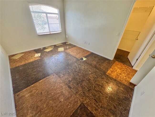 Building Photo - 5415 W Harmon Ave