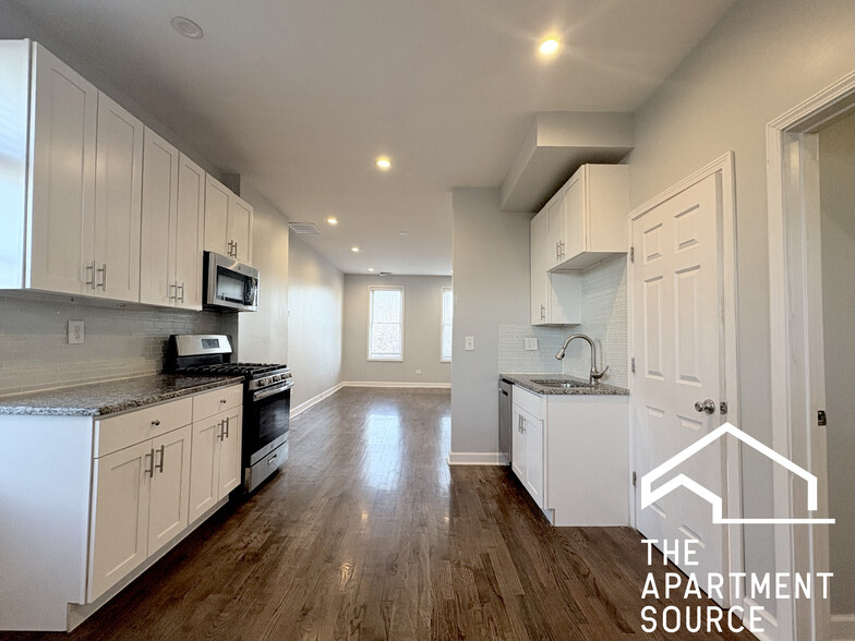 Primary Photo - 2652 W 21st Pl