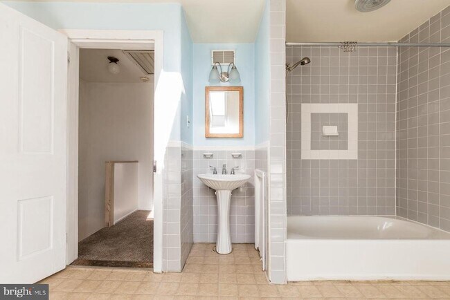 Building Photo - 161 Cotton St