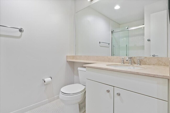 Building Photo - 24 Second St