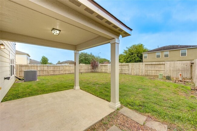 Building Photo - 18503 Fair Grange Ln