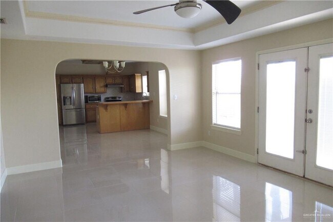 Building Photo - 33 Santa Teresa St