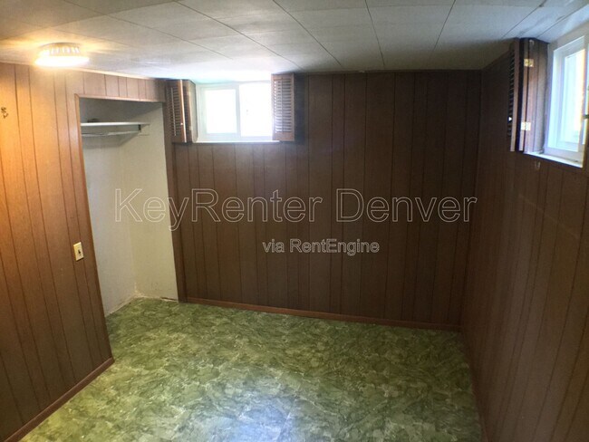 Building Photo - 1285 S Holly St