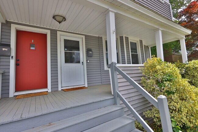 Building Photo - 117 Everett St