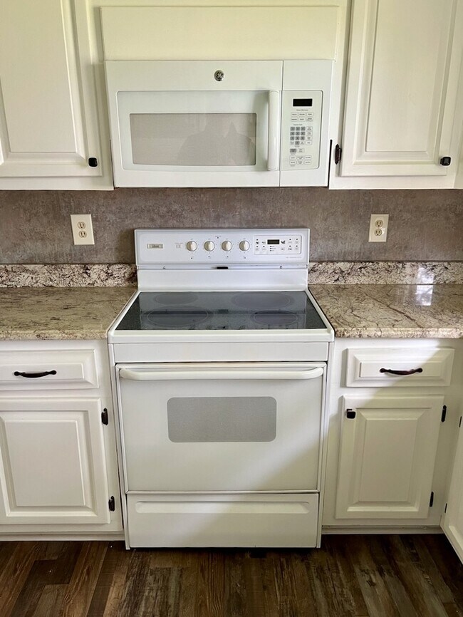 Building Photo - 5715 NC-581
