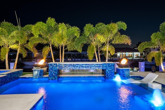 Building Photo - 2650 NE 48th Ct