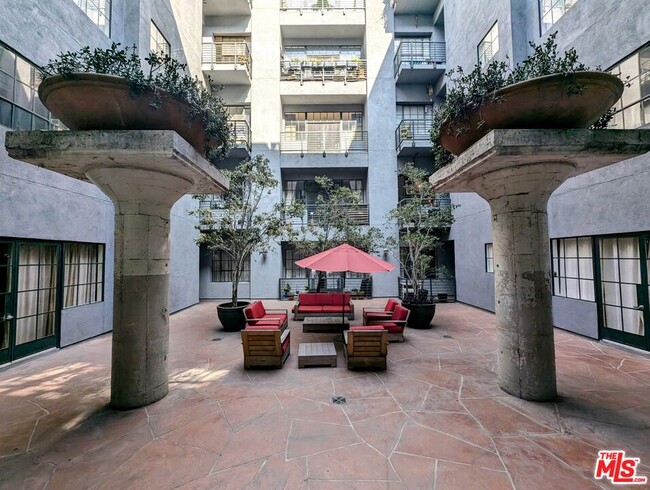 Building Photo - 420 San Pedro St