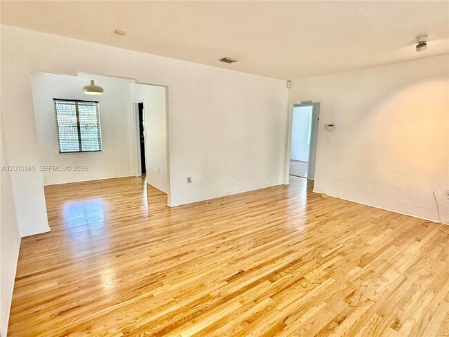 Building Photo - 2321 SW 31st Ave
