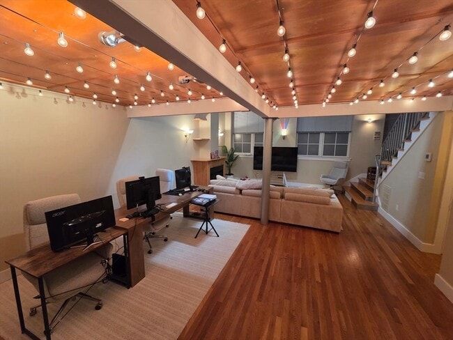 Building Photo - 155 Brookline St