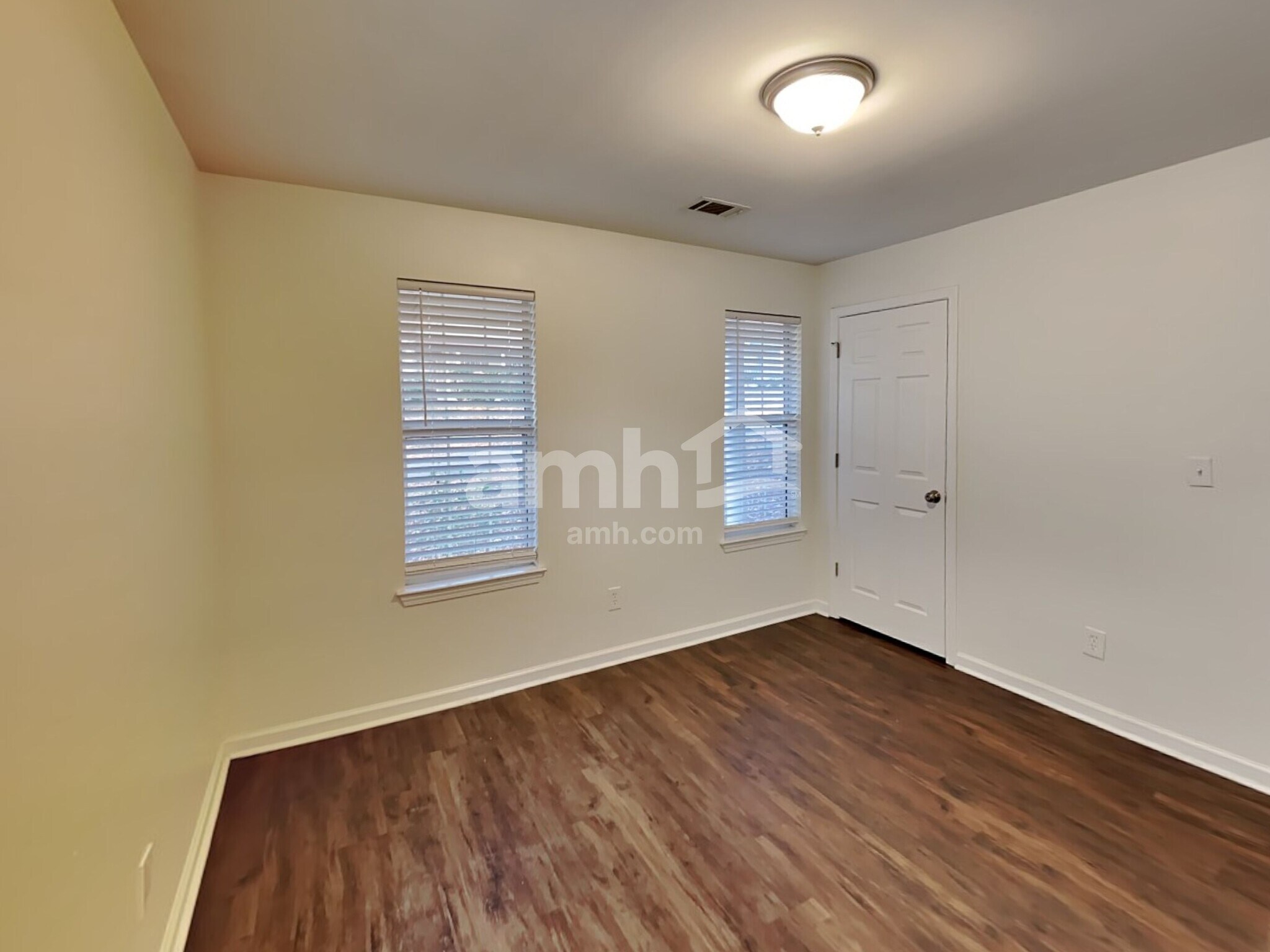 Building Photo - 408 Fairlawn Dr