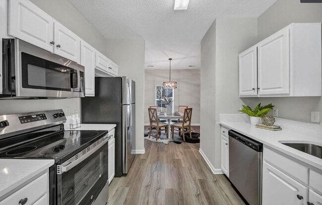 Building Photo - 418 Creek Side Ln