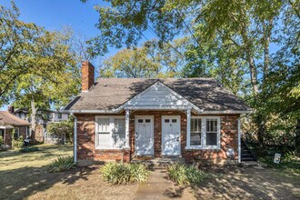 Building Photo - Charming Sylvan Park Shotgun Apartment in a Darling Triplex!