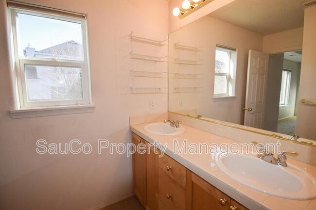 Building Photo - 16933 NW Arizona Dr