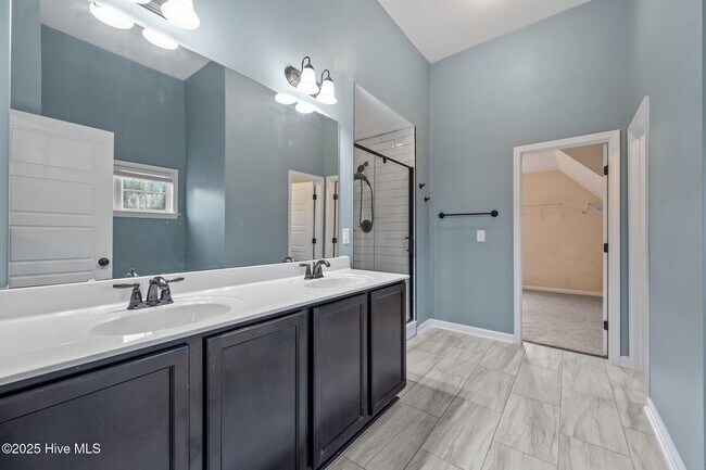 Building Photo - 711 Tuscarora Dr