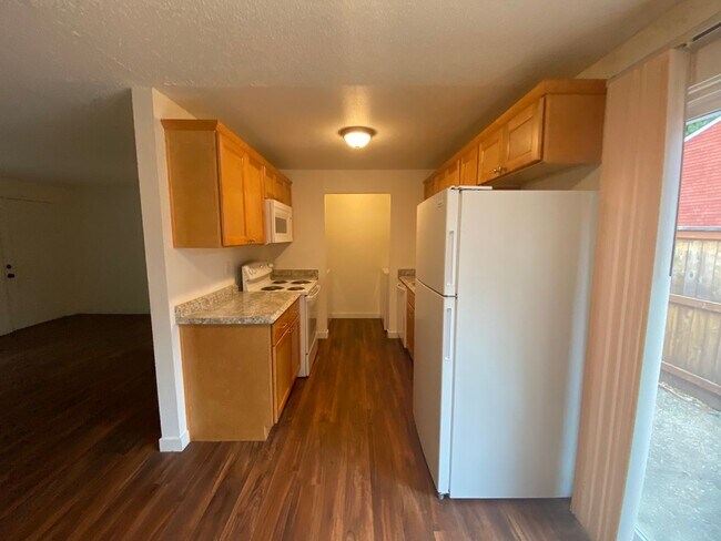 Building Photo - NKE1741