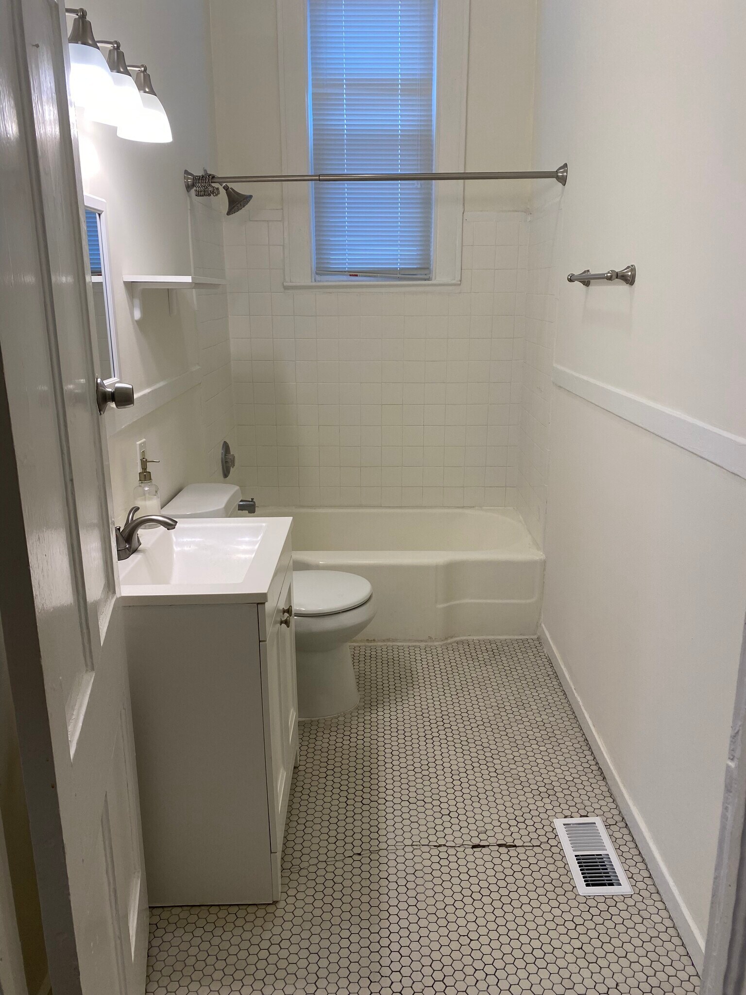 Building Photo - 1116 Habersham St