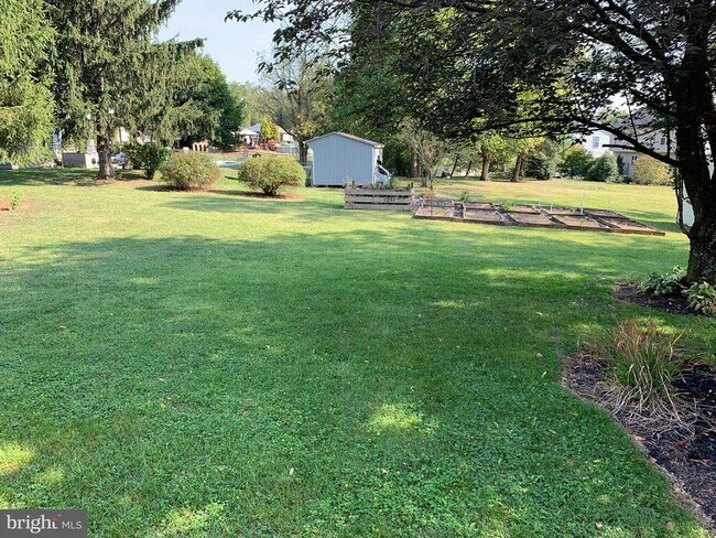 Building Photo - 110 Beech Ln