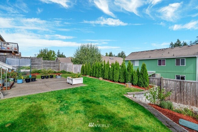 Building Photo - Spacious home in Lacey.  Apply today to ca...