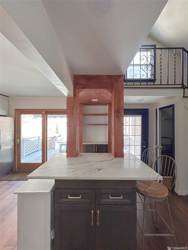 Building Photo - 451 E Main St