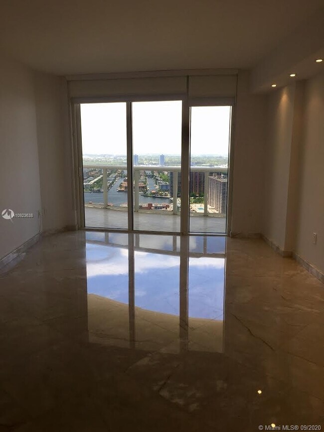 Building Photo - 17201 Collins Ave