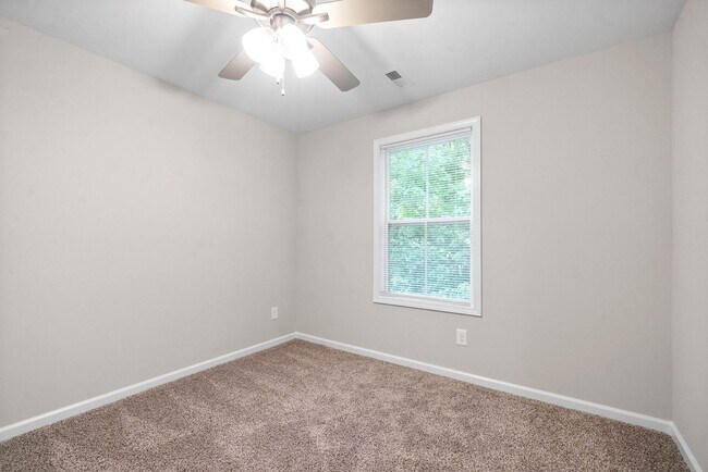 Building Photo - Beautiful 3 Bedroom Home For Rent Near Downtown Clarksville!