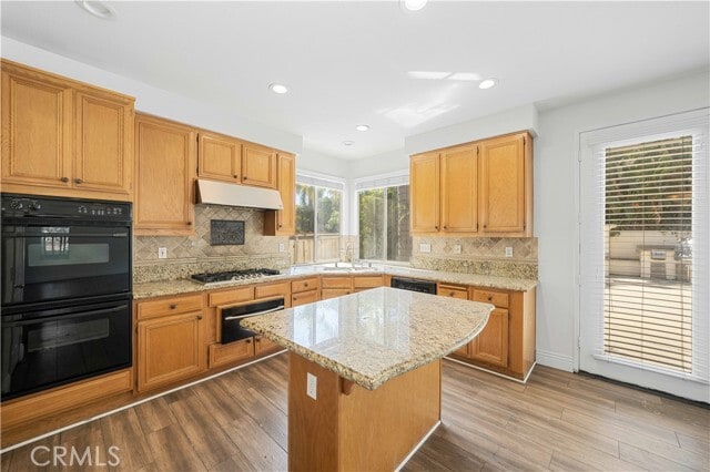 Building Photo - 16190 Vermeer Dr