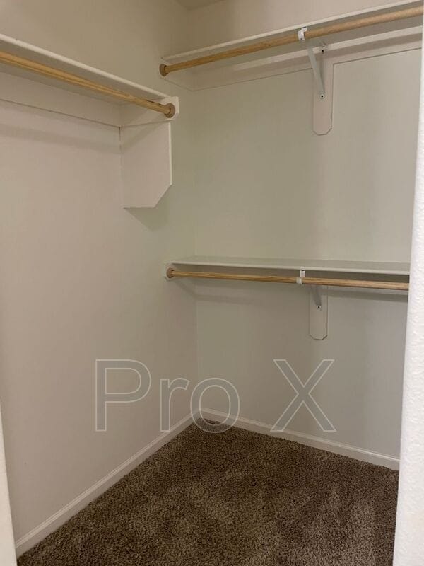 Building Photo - 731 N Oak St