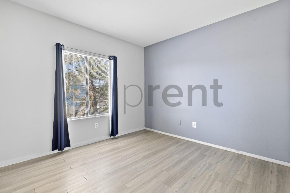 Building Photo - Unit