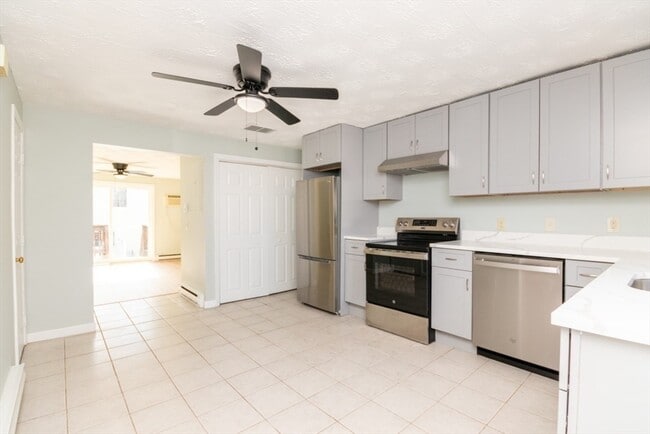 Building Photo - 71 Norton St