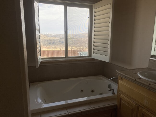 Building Photo - 115 Gold Rush Trail