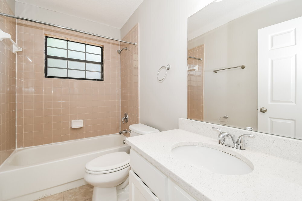 Building Photo - 874 Long Lake Dr