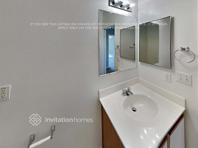 Building Photo - 13133 W Ventura St